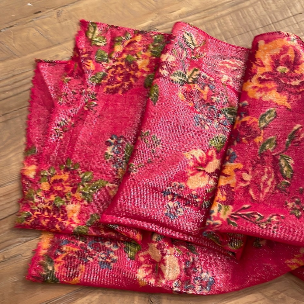 MOKSHA FINE WOVENS WOOL/METALLIC WRAP FLORAL